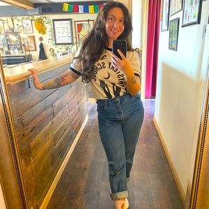 Meet your Posher, Adrienne